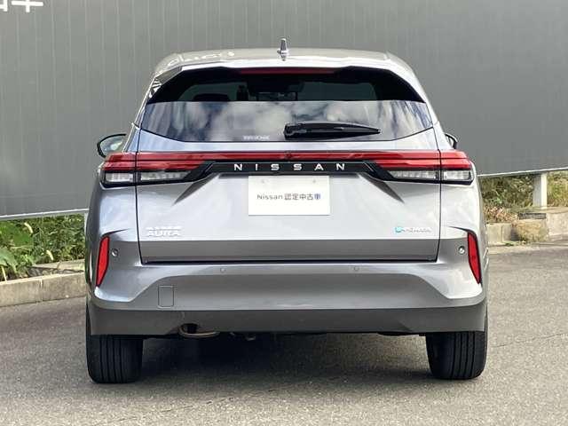 オーラ 1.2 G レザーエディション ワンオーナー コネクトナビ 全周囲カメラ ワンオーナ 追突防止 レーダークルーズ 本革 車線逸脱警報装置 寒冷地仕様 LED ドライブレコーダー 盗難防止 記録簿 バックモニター ETC インテリジェントキー メモリーナビゲーション AW(7枚目)