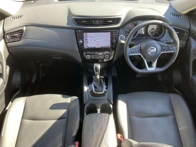 エクストレイル ２．０　２０Ｘｉ　２列車　ワンオーナー　大画面ナビ　全周囲カメラ　アイドリングストップ車　ＬＥＤヘットライト　寒冷地仕様　Ｒカメラ　盗難防止装置　インテリキー　レーンキープアシスト　ＥＴＣ　ドライブレコーダー　記録簿　キーフリー　１オーナー　ＴＶナビ　オートエアコン（3枚目）