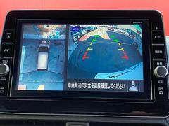インテリジェント　アラウンドビューモニター（移動物　検知機能付）空から見下ろしているかのような映像をディスプレイに映し出し、スムースな駐車をサポートします。 6