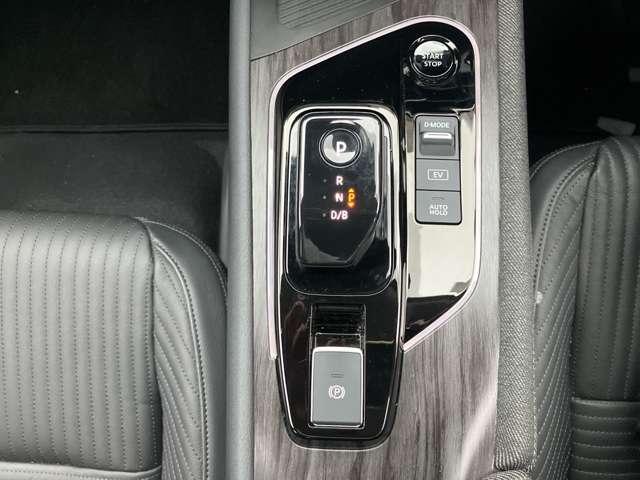 オーラ 1.2 G レザーエディション 当社試乗車UP メーカーナビ インテリキー ワンオーナ 追突防止 レーダークルーズ 本革 車線逸脱警報装置 LED 記録簿 バックモニター ETC インテリジェントキー メモリーナビゲーション AW キーレスエントリー オートエアコン ABS(8枚目)