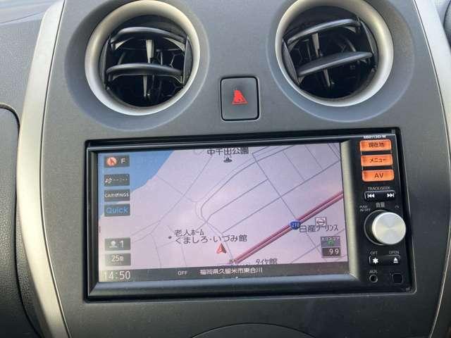 ノート １．２　Ｘ　メモリーナビ　バックカメラ　インテリキー　記録簿付き　Ｄレコ　スマトキー　キーレス　運転席助手席エアバッグ　ナビＴＶ　ワンセグ　バックカメラ　エアコン　パワーウィンドウ　パワーステアリング　ＡＢＳ　メモリーナビ　運転席エアバック　Ａ－ＳＴＯＰ（3枚目）