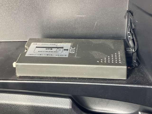 ノート １．２　Ｘ　メモリーナビ　バックカメラ　インテリキー　記録簿付き　Ｄレコ　スマトキー　キーレス　運転席助手席エアバッグ　ナビＴＶ　ワンセグ　バックカメラ　エアコン　パワーウィンドウ　パワーステアリング　ＡＢＳ　メモリーナビ　運転席エアバック　Ａ－ＳＴＯＰ（14枚目）