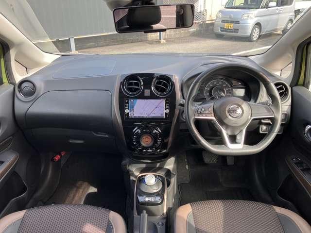 ノート １．２　ｅ－ＰＯＷＥＲ　メダリスト　ワンオーナー　メモリーナビ　インテリキー　被害軽減ブレーキ　ＴＶナビ　ドライブレコーダ　バックモニター　インテリキー　ＬＥＤランプ　車線逸脱警報システム　ワンオーナー　キーフリー　アルミホイール　ＥＴＣ　オートエアコン　記録簿　メモリーナビ（4枚目）