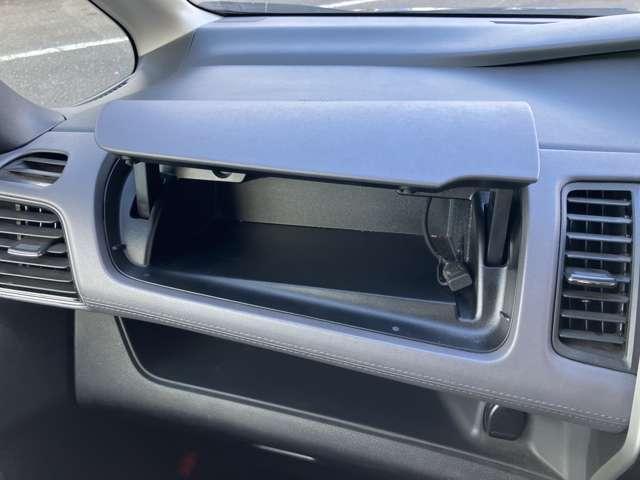 セレナ 1.2 e-POWER ハイウェイスター V ワンオーナー メモリーナビ インテリキー 360°カメラ エマジェンシーブレーキ 1オナ スマキー バックカメラ LED レーンアシスト 点検記録簿付 ETC サイドカーテンエアバック フルオートエアコン アルミホイール エアバック ナビTV(19枚目)