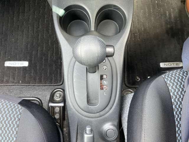 ノート １．２　Ｘ　ワンオーナー　ＣＤチューナー　インテリキ　レーダーブレーキサポート　ＥＴＣ搭載　１オーナー車　記録簿付き　スマトキー　キーレス　運転席助手席エアバッグ　エアコン　パワーウィンドウ　パワーステアリング　レーンアシスト　ＡＢＳ　運転席エアバック（6枚目）