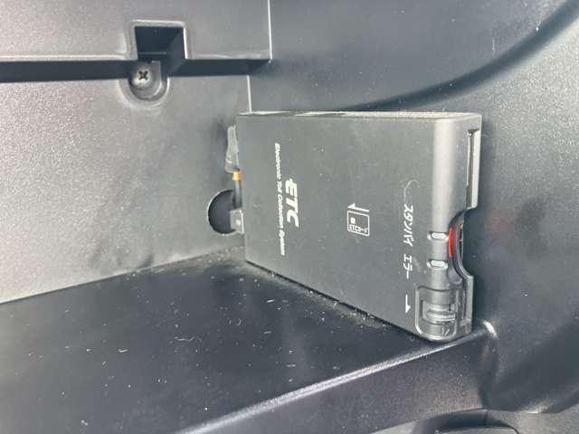 ノート １．２　Ｘ　ワンオーナー　ＣＤチューナー　インテリキ　レーダーブレーキサポート　ＥＴＣ搭載　１オーナー車　記録簿付き　スマトキー　キーレス　運転席助手席エアバッグ　エアコン　パワーウィンドウ　パワーステアリング　レーンアシスト　ＡＢＳ　運転席エアバック（11枚目）