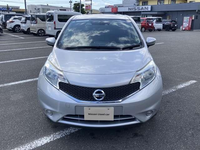 ノート １．２　Ｘ　ワンオーナー　ＣＤチューナー　インテリキ　レーダーブレーキサポート　ＥＴＣ搭載　１オーナー車　記録簿付き　スマトキー　キーレス　運転席助手席エアバッグ　エアコン　パワーウィンドウ　パワーステアリング　レーンアシスト　ＡＢＳ　運転席エアバック（16枚目）