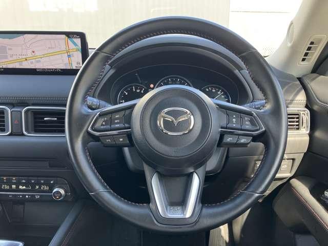 ステアリングスイッチ搭載！ハンドルひとつで手を離さなくても運転中視線をそらさなくても操作が出来て便利です