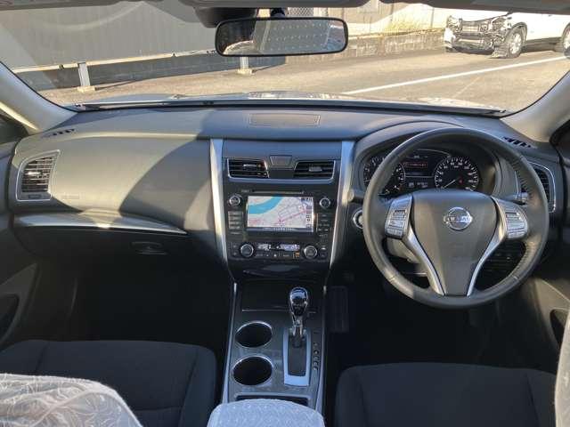 ティアナ ワンオーナー メーカーナビ インテリキー アラウンドビュー ワンセグTV バックモニター スマートキー ETC メモリ-ナビ 点検記録簿 エアバッグ ナビ&TV ABS アルミホイール フルオートエアコン サイドモニター キーレススタート(4枚目)