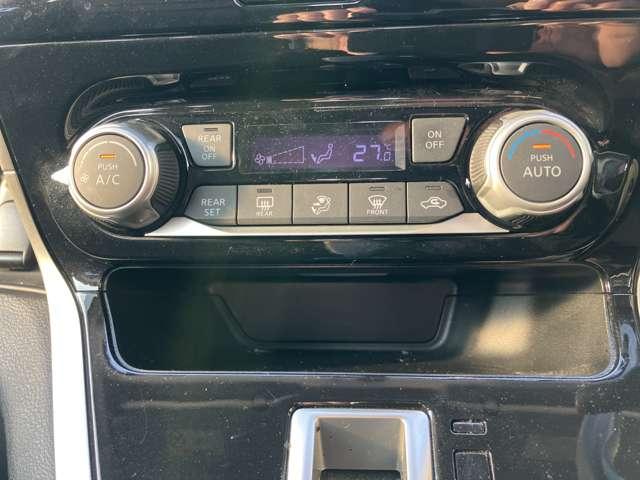 セレナ ２．０　ハイウェイスター　ワンオーナー　ワイドメモリーナビ　スマートキー＆プッシュスタート　メモリーナビゲーション　１オーナー　ＬＥＤ　キーレス　ナビＴＶ　点検記録簿　ＥＴＣ車載器　ダブルエアバック　ワンセグテレビ　アルミホイル　ＡＢＳ　ドライブレコーダー（9枚目）