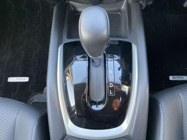 エクストレイル 2.0 20X 2列車 ワンオーナー メモリーナビ インテリキー 車線逸脱警報 インテリキー Aストップ LEDライト アルミホイール ETC ナビ・TV 記録簿 エアコン メモリーナビ キーレスエントリー ワンセグテレビ ABS エアバッグ パワーステアリング(9枚目)