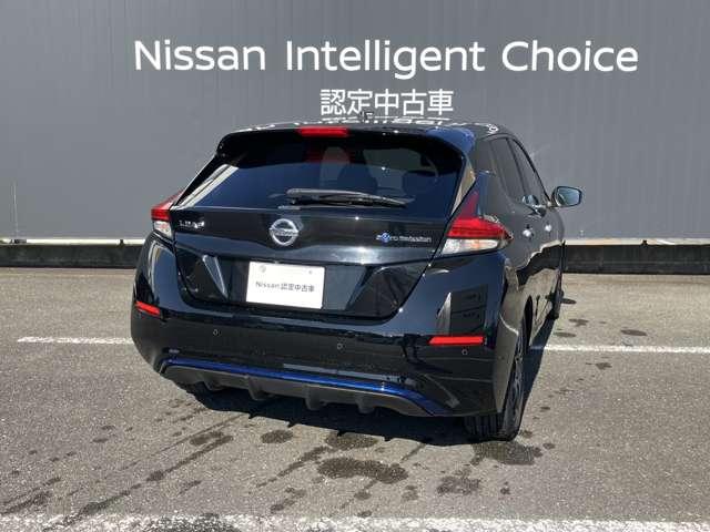 リーフ Ｘ　ワンオーナー　メーカーナビ　インテリキー　レーンアシスト　ＬＥＤ　Ｂカメラ　ドラレコ　クルコン　メモリーナビ　パワーウィンドウ　オートエアコン　Ｗエアバッグ　ＡＷ　サイドエアバッグ　エアバッグ　ワンオーナー　ナビＴＶ　キーフリー　記録簿（2枚目）