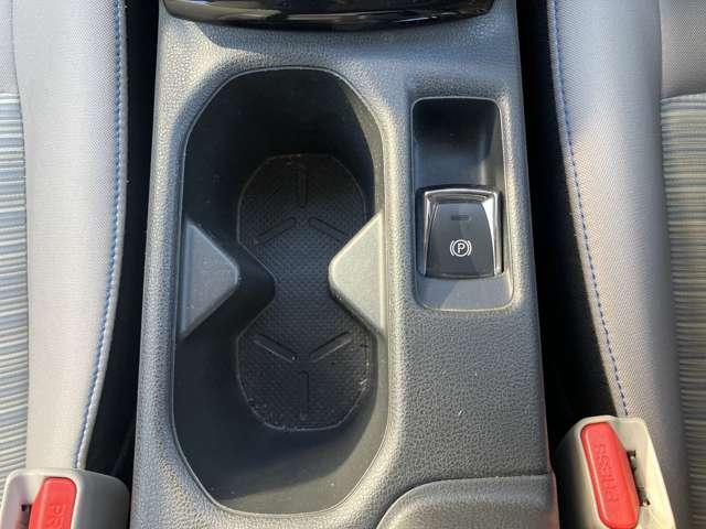 リーフ Ｘ　ワンオーナー　メーカーナビ　インテリキー　レーンアシスト　ＬＥＤ　Ｂカメラ　ドラレコ　クルコン　メモリーナビ　パワーウィンドウ　オートエアコン　Ｗエアバッグ　ＡＷ　サイドエアバッグ　エアバッグ　ワンオーナー　ナビＴＶ　キーフリー　記録簿（9枚目）