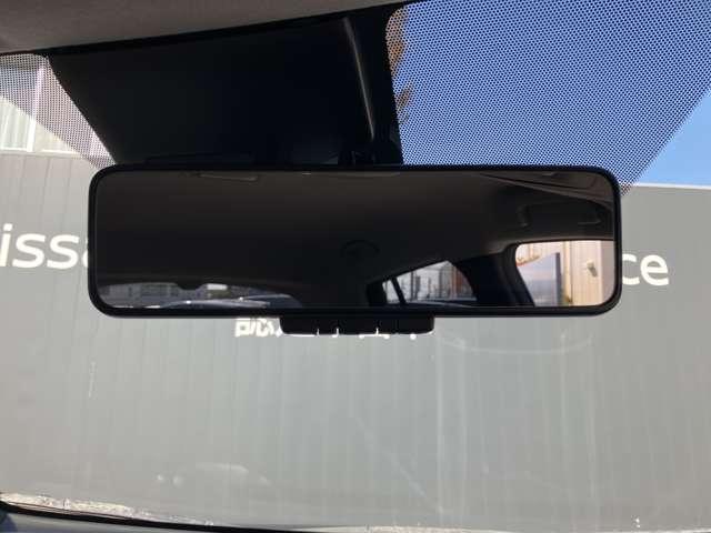 リーフ Ｘ　ワンオーナー　メーカーナビ　インテリキー　レーンアシスト　ＬＥＤ　Ｂカメラ　ドラレコ　クルコン　メモリーナビ　パワーウィンドウ　オートエアコン　Ｗエアバッグ　ＡＷ　サイドエアバッグ　エアバッグ　ワンオーナー　ナビＴＶ　キーフリー　記録簿（17枚目）