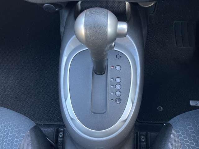 ＣＶＴを搭載していますので滑らかな走りと燃費も期待出来ます！
