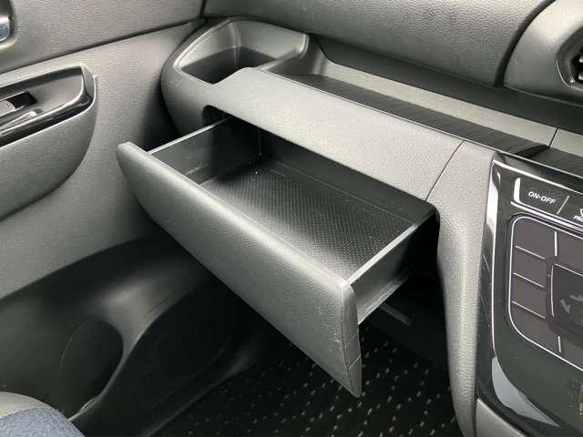 ルークス ６６０　ハイウェイスターＸ　ワンオーナー　ワイドメモリーナビ　アイスト　衝突被害軽減ブレ－キ　マルチビューカメラ　車線逸脱警報装置　ＬＥＤ　スマートキー　パワーウィンドウ　ワンオーナー　ドライブレコーダー　ナビＴＶ　バックカメラ　記録簿　パワステ　オートエアコン（17枚目）