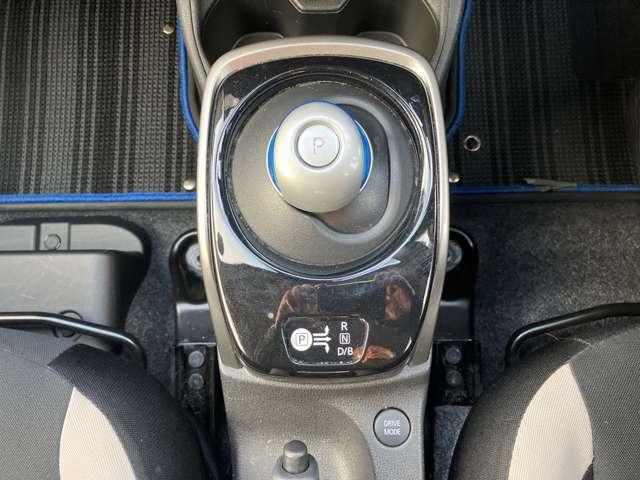 ノート １．２　ｅ－ＰＯＷＥＲ　Ｘ　ワンオーナー　メモリーナビ　インテリキー　３６０°カメラ　記録簿付　Ｒカメラ　運転席助手席エアバック　レーンキープ　ＡＵＴＯエアコン　１オーナー　ナビＴＶ　ＡＷ　サイドカメラ　運転席エアバッグ　キーレスエントリー　ＬＥＤヘッド　ドラレコ（8枚目）