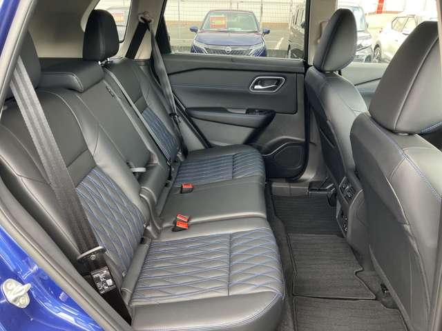 エクストレイル １．５　ＡＵＴＥＣＨ　アドバンスト　パッケージ　ｅ－４ＯＲＣＥ　４ＷＤ　社用車ＵＰ・認定中古車・プロパイロット（14枚目）