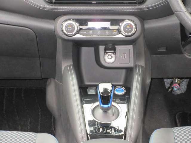 キックス 1.2 X (e-POWER) 衝突被害軽減ブレーキ ナビ&TV クルコン ワンオ-ナ-車 LEDヘッド パワーステアリング 盗難防止システム ドライブレコーダー ETC 整備記録簿有 メモリーナビ サイドエアバッグ アルミ AAC キーレス ABS(8枚目)