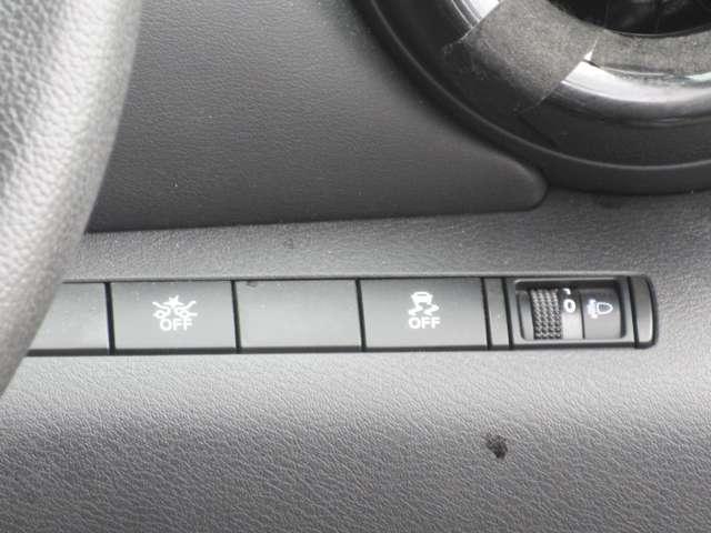 キックス 1.2 X (e-POWER) 衝突被害軽減ブレーキ ナビ&TV クルコン ワンオ-ナ-車 LEDヘッド パワーステアリング 盗難防止システム ドライブレコーダー ETC 整備記録簿有 メモリーナビ サイドエアバッグ アルミ AAC キーレス ABS(12枚目)