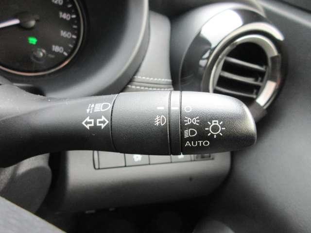 キックス 1.2 X (e-POWER) 衝突被害軽減ブレーキ ナビ&TV クルコン ワンオ-ナ-車 LEDヘッド パワーステアリング 盗難防止システム ドライブレコーダー ETC 整備記録簿有 メモリーナビ サイドエアバッグ アルミ AAC キーレス ABS(19枚目)