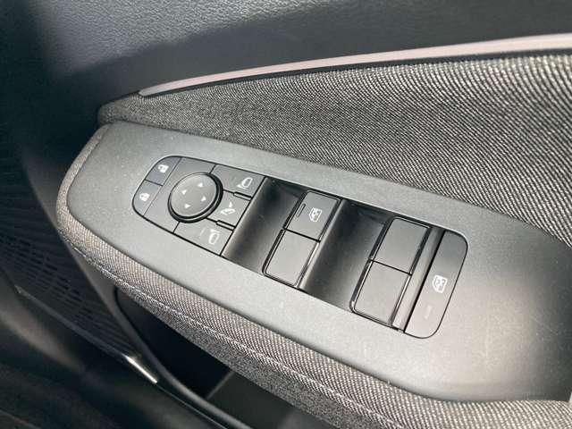 オーラ 1.2 G レザーエディション社用車UP・メーカー大画面ナビ ワンオーナ 追突防止 レーダークルーズ 本革 車線逸脱警報装置 寒冷地仕様 禁煙車 LED 盗難防止 記録簿 バックモニター ETC インテリジェントキー メモリーナビゲーション AW オートエアコン(19枚目)