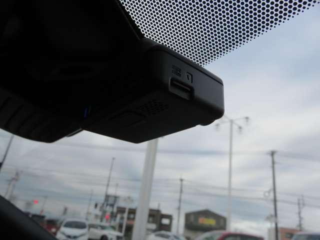 ノート 1.2 e-POWER NISMO 純正ナビ・アラモニ LEDランプ Bカメラ メモリーナビ付き レーンアシスト フルオートエアコン スマートキープッシュスタート Wエアバッグ アルミ キーフリー ドラレコ サイドカメラ パワーステアリング エアバック(11枚目)