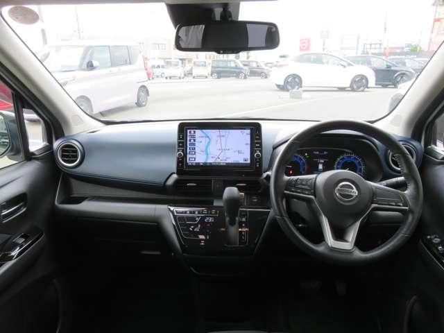 デイズ ６６０　ハイウェイスターＧターボ　純正９インチナビ・アラウンドビューモニタ　車線逸脱　インテリジェントアラウンドビューモニター　ＬＥＤ　ナビＴＶ　記録簿　スマートキー　エアバック　キーフリー　サイドカメラ　バックカメラ　パワーステアリング　フルオートエアコン　メモリーナビ（3枚目）