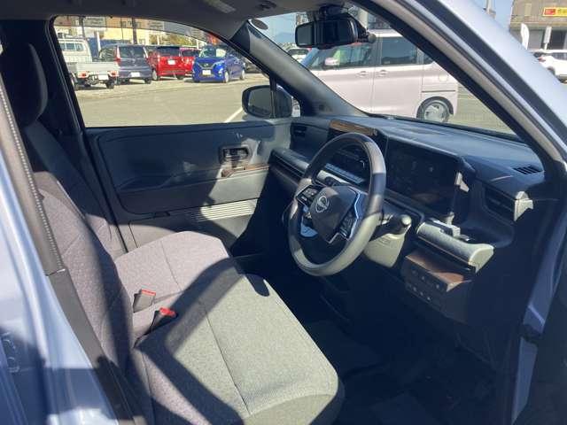 サクラ G メーカー9インチ・充電ケーブル・15AW アラウンドビュ ワンオーナ 踏み間違い防止アシスト LEDヘッドランプ スマートキー 禁煙車使用 LDW 盗難防止システム オートエアコン ETC バックカメラ ドライブレコーダー ABS ナビTV(15枚目)