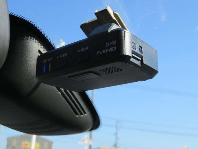 セレナ 2.0 NISMO 9インチナビ・後席モニター・プロパイ セキュリティ ワンオーナー インテリキー 記録簿 追従クルーズ 両側ASD サイドエアバッグ パワーウィンドウ Bカメラ ABS ドラレコ Aストップ アルミ オートエアコン キーフリー ETC(8枚目)