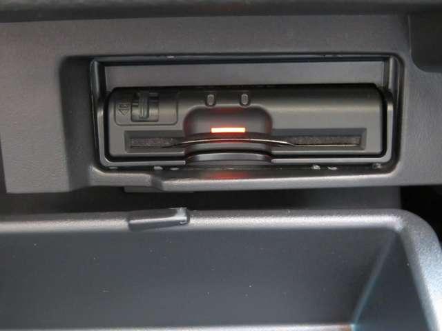 セレナ 2.0 NISMO 9インチナビ・後席モニター・プロパイ セキュリティ ワンオーナー インテリキー 記録簿 追従クルーズ 両側ASD サイドエアバッグ パワーウィンドウ Bカメラ ABS ドラレコ Aストップ アルミ オートエアコン キーフリー ETC(9枚目)