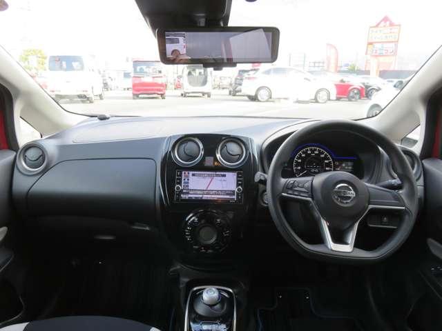 ノート 1.2 e-POWER X 純正ナビ・アラモニ・前後ドラレコ 360°カメラ 記録簿付 Rカメラ 運転席助手席エアバック レーンキープ AUTOエアコン 1オーナー 盗難防止システム ナビTV AW サイドカメラ 運転席エアバッグ キーレスエントリー ドラレコ(3枚目)