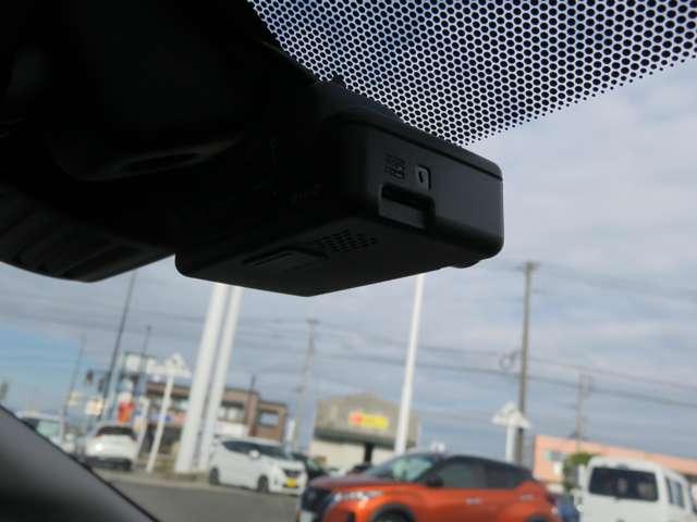 ノート 1.2 e-POWER X 純正ナビ・アラモニ・前後ドラレコ 360°カメラ 記録簿付 Rカメラ 運転席助手席エアバック レーンキープ AUTOエアコン 1オーナー 盗難防止システム ナビTV AW サイドカメラ 運転席エアバッグ キーレスエントリー ドラレコ(7枚目)