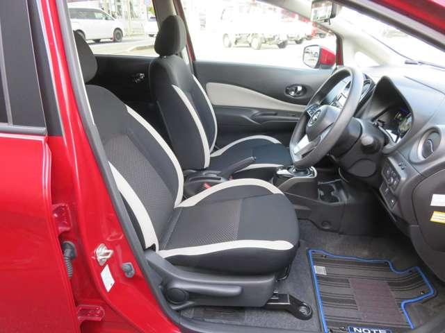 ノート 1.2 e-POWER X 純正ナビ・アラモニ・前後ドラレコ 360°カメラ 記録簿付 Rカメラ 運転席助手席エアバック レーンキープ AUTOエアコン 1オーナー 盗難防止システム ナビTV AW サイドカメラ 運転席エアバッグ キーレスエントリー ドラレコ(14枚目)