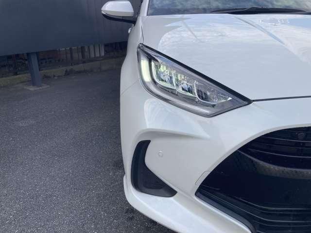 ヤリス 1.5 ハイブリッド Z 純正8インチナビ・アルミホイール PCS 整備記録簿 車線逸脱警報装置 AW Bカメラ アイドリングストップ車 ドラレコ付 ナビ付 LEDランプ ETC付き パワステ 1オナ車 クルコン カーテンエアバック キーフリー ABS イモビ(15枚目)