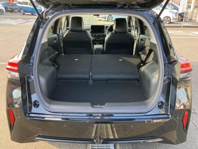 �V�[�g�����ׂē|���Ƃ���ȂɍL�X�B��������ו���ς߂܂��B���ꂾ���̃X�y�[�X�ł���΂��Ȃ�̉ו����ڂ����܂���