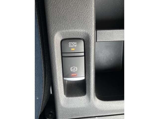 �d���u���[�L���I�[�g�z�[���h�Ńu���[�L�͂������ŃL�[�v�M���҂��Ȃǂ̒�Ԏ��ɁA�u���[�L�y�_���𓥂ݑ����Ă��Ȃ��Ă������I�Ƀu���[�L�͂��L�[�v�B�y�_���𓥂ݑ����邱�Ƃɂ�鑫�̔����ɘa���܂��B