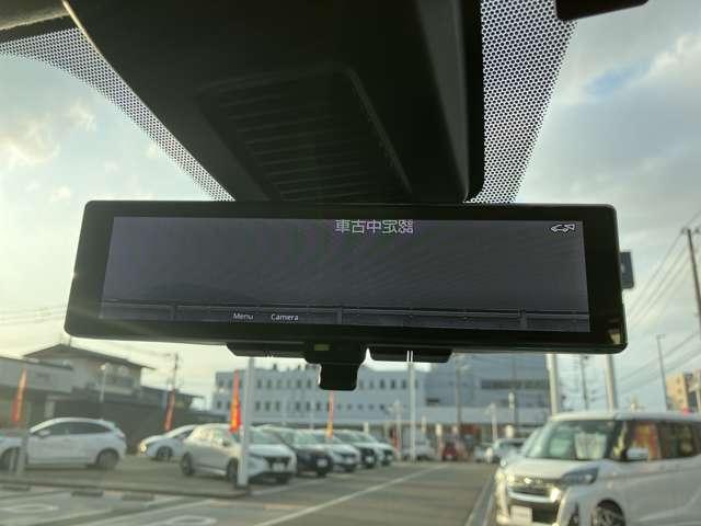 �X�}�[�g���[���~���[�F�ԗ�����̃J�����f�����~���[�ʂɉf���o���̂ŁA�ԓ��̏󋵂�A�V��Ȃǂɉe�����ꂸ���ł��N���A�Ȍ�����E�������܂��B