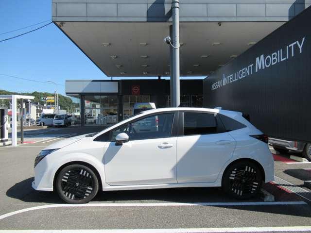 オーラ １．２　Ｇ　レザーエディション　試乗車ＵＰ・メーカーナビ・プロパイロット・　ワンオーナ　追突防止　レーダークルーズ　車線逸脱警報装置　禁煙車　ＬＥＤ　盗難防止　記録簿　バックモニター　ＥＴＣ　インテリジェントキー　メモリーナビゲーション　ＡＷ　キーレスエントリー　ＡＢＳ（6枚目）