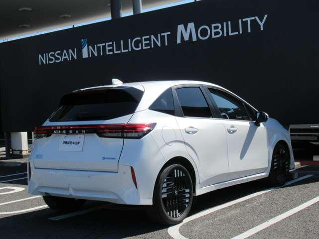 オーラ １．２　Ｇ　レザーエディション　試乗車ＵＰ・メーカーナビ・プロパイロット・　ワンオーナ　追突防止　レーダークルーズ　車線逸脱警報装置　禁煙車　ＬＥＤ　盗難防止　記録簿　バックモニター　ＥＴＣ　インテリジェントキー　メモリーナビゲーション　ＡＷ　キーレスエントリー　ＡＢＳ（7枚目）