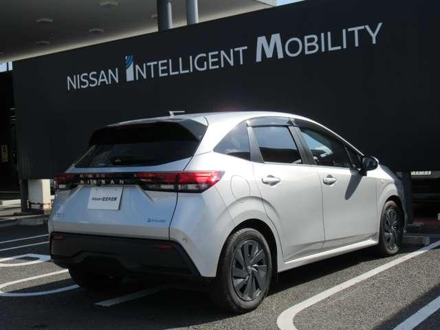 ノート １．２　Ｓ　メモリーナビ・バックカメラ・ＥＴＣ・スマー　軽減ブレーキ　ワンオーナー　禁煙　ＬＤＷ　バックカメラ　インテリキー　イモビライザー　メモリーナビ　ナビＴＶ付き　ワンセグＴＶ付き　整備点検記録簿　ＥＴＣ　オートエアコン　サイドエアバッグ　エアバッグ（2枚目）