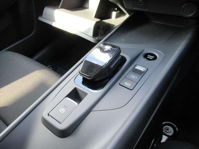 ノート １．２　Ｓ　メモリーナビ・バックカメラ・ＥＴＣ・スマー　軽減ブレーキ　ワンオーナー　禁煙　ＬＤＷ　バックカメラ　インテリキー　イモビライザー　メモリーナビ　ナビＴＶ付き　ワンセグＴＶ付き　整備点検記録簿　ＥＴＣ　オートエアコン　サイドエアバッグ　エアバッグ（17枚目）