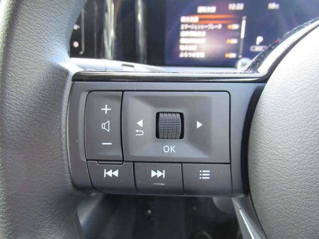 ノート １．２　Ｓ　メモリーナビ・バックカメラ・ＥＴＣ・スマー　軽減ブレーキ　ワンオーナー　禁煙　ＬＤＷ　バックカメラ　インテリキー　イモビライザー　メモリーナビ　ナビＴＶ付き　ワンセグＴＶ付き　整備点検記録簿　ＥＴＣ　オートエアコン　サイドエアバッグ　エアバッグ（18枚目）