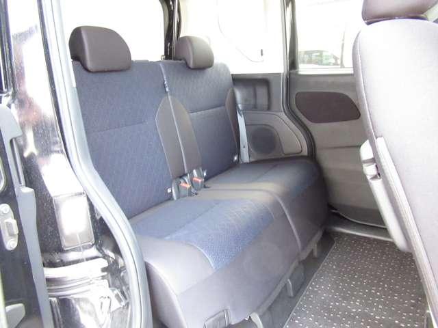 ���㕔���ȁ���Ȃ���l�̕��ł�����������X�y�[�X���m�ہB�������[���V�[�g�̃N�b�V�������_�炩�������O�h���C�u�̔�J���y�����Ă���܂��B