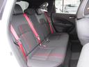 コンパクトな車ですが、後席も充分なスペースを確保しています。足元空間も広くリラックスしてドライブが楽しめます。