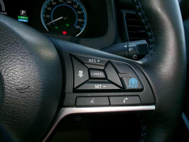 リーフ X Vセレクション 試乗車アップ車・9インチメーカーナビ アラモニ LEDヘッドライト ドラレコ ETC インテリジェントキー ナビ&TV 盗難防止装置 レーンアシスト アダプティブクルーズ メモリーナビ サイドエアバック AW ABS キーフリー 記録簿(17枚目)