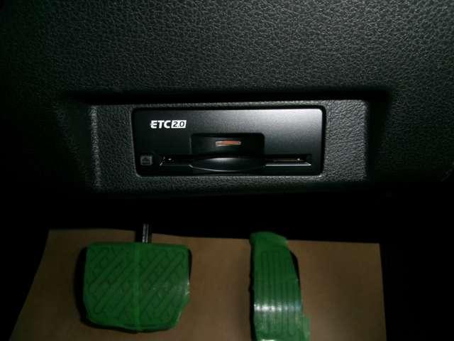 リーフ X Vセレクション 試乗車アップ車・9インチメーカーナビ アラモニ LEDヘッドライト ドラレコ ETC インテリジェントキー ナビ&TV 盗難防止装置 レーンアシスト アダプティブクルーズ メモリーナビ サイドエアバック AW ABS キーフリー 記録簿(19枚目)