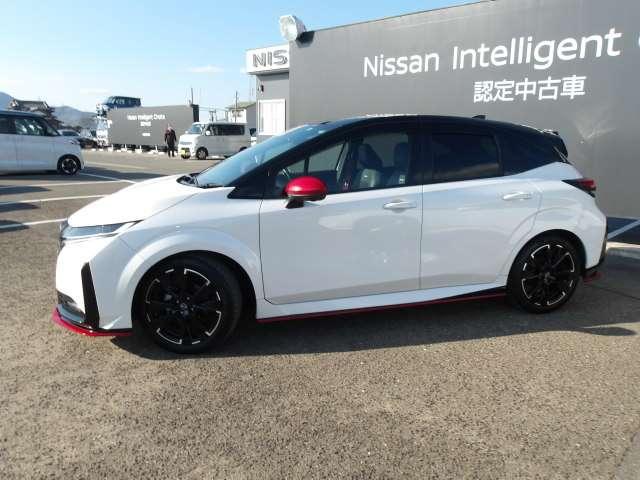 オーラ １．２　ＮＩＳＭＯ　１オーナー・９インチメーカーナビ　インテリジェントクルーズ　ワンオナ　Ｗエアバック　定期点検記録簿　盗難防止システム　ＬＥＤ　レーンキープ　ドラレコ　キーレス　ＥＴＣ　インテリジェントキー　アルミ　アイドリングストップ　オートエアコン（8枚目）