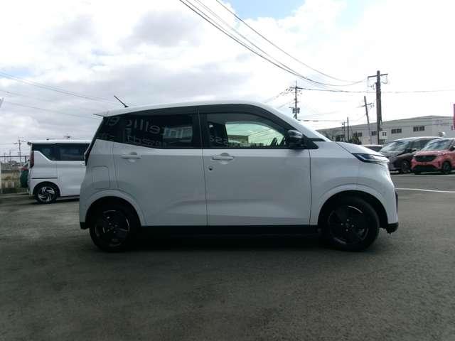 サクラ X 試乗車アップ車・9インチ純正ナビ ワンセグ LEDヘッドライト インテリジェントキー 盗難防止システム 試乗車 エアバッグ 車線逸脱警報 エアコン サイドカーテンエアバック 記録簿 アルミホイール ABS キーレス メモリーナビ(5枚目)