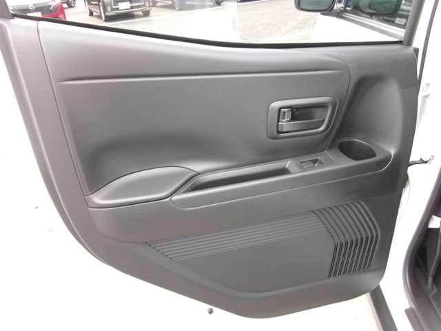 サクラ X 試乗車アップ車・9インチ純正ナビ ワンセグ LEDヘッドライト インテリジェントキー 盗難防止システム 試乗車 エアバッグ 車線逸脱警報 エアコン サイドカーテンエアバック 記録簿 アルミホイール ABS キーレス メモリーナビ(17枚目)